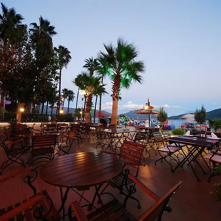 Golden Rock Szálloda 5*
